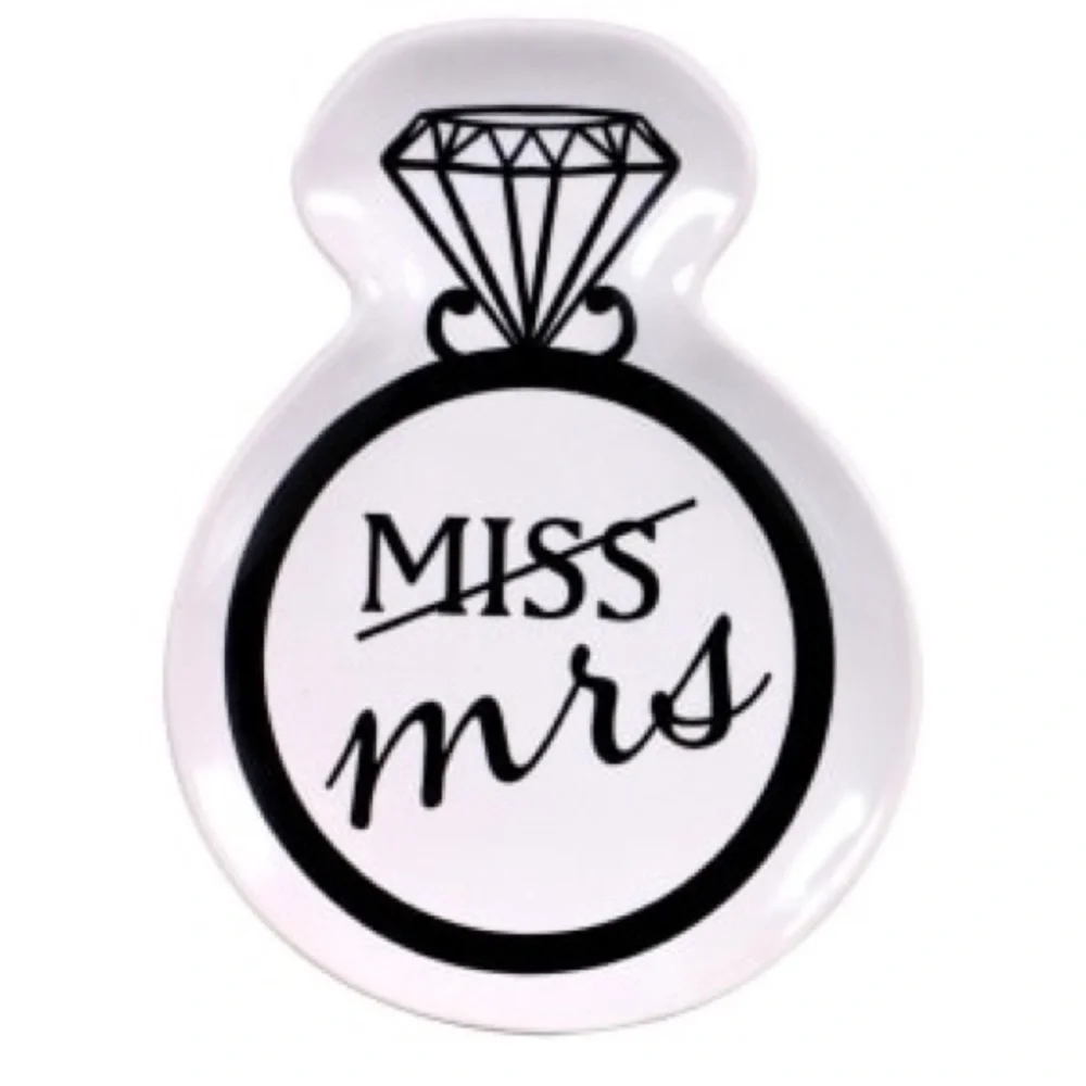 “MRS” RING SHAPED TRINKET TRAY NWT